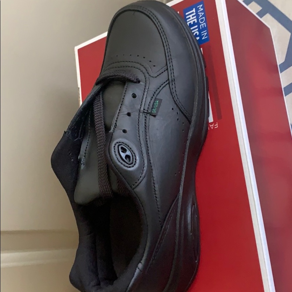 New balance non slip sneakers !